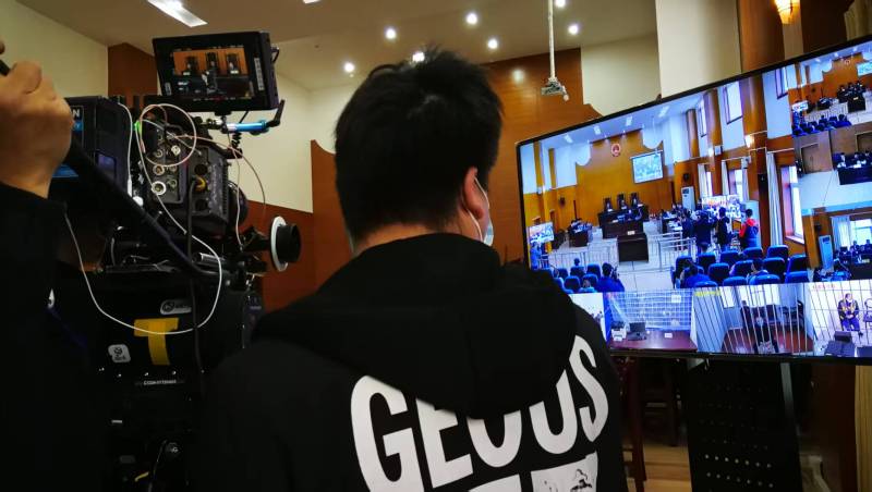 AI生成VS人工创意——南谯区广告片拍摄公司的技术浪漫主义实践